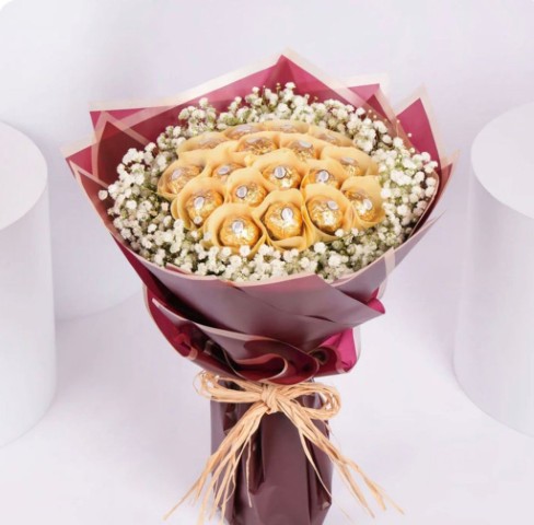 🍫 Ferrero Rocher Chocolate Bouquet (Beige & Red)